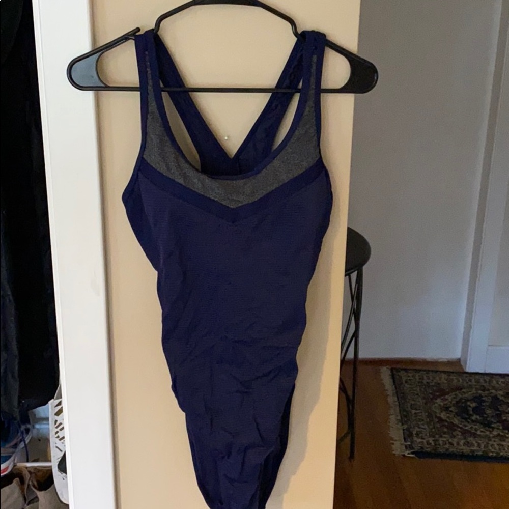 BARELY WORN WOMENS SPEEDO